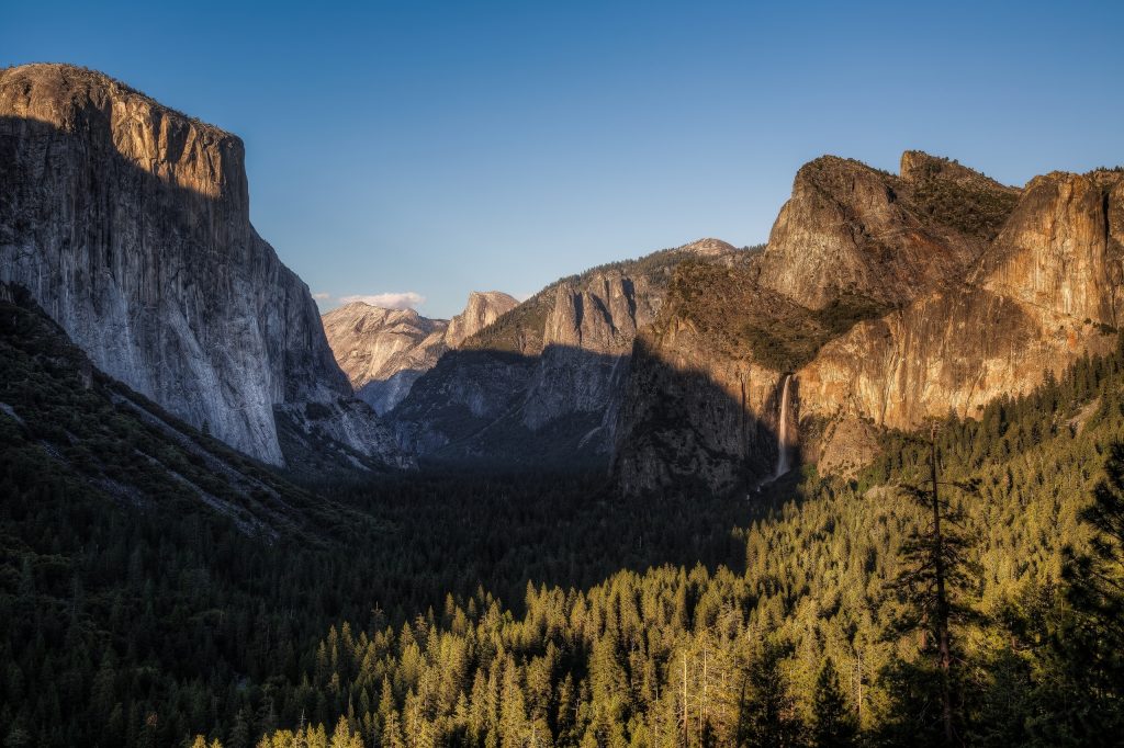 Yosemite National Park Wallpaper 2560x1706