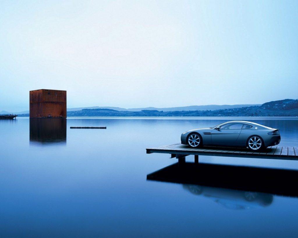 Aston Martin V8 Vantage Wallpaper