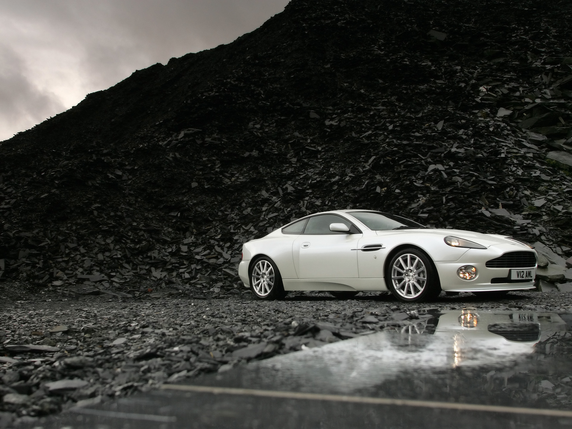 Aston Martin Vanquish Wallpapers Pictures Images
