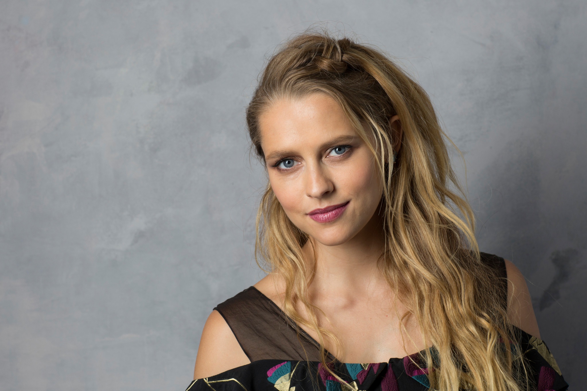 Teresa Palmer Wallpapers Images Photos Pictures Backgrounds