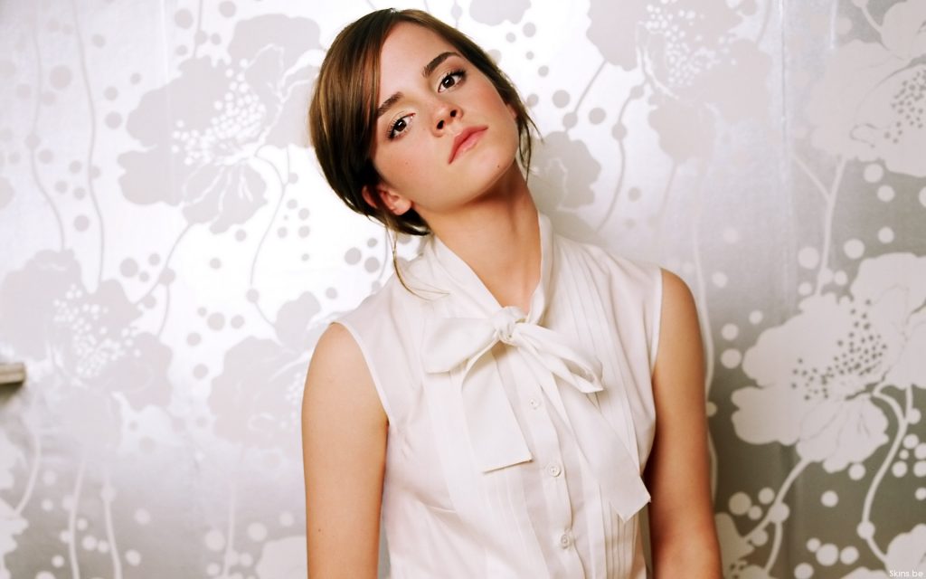 Emma Watson Widescreen Background