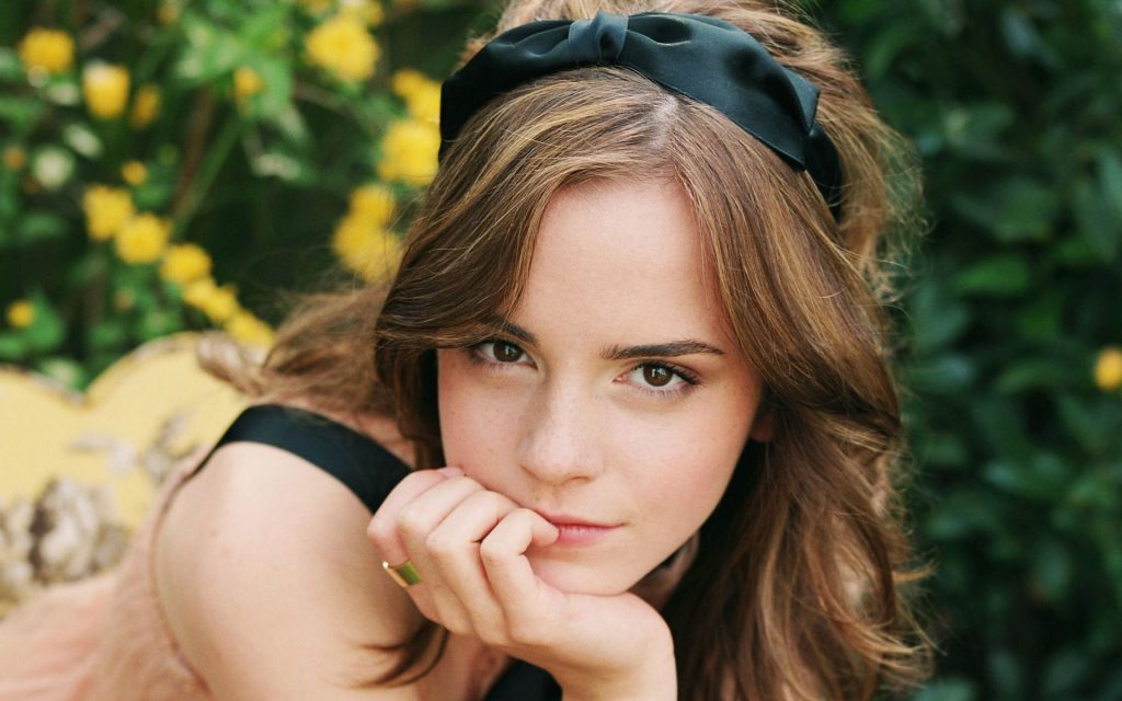 Emma Watson Widescreen Background