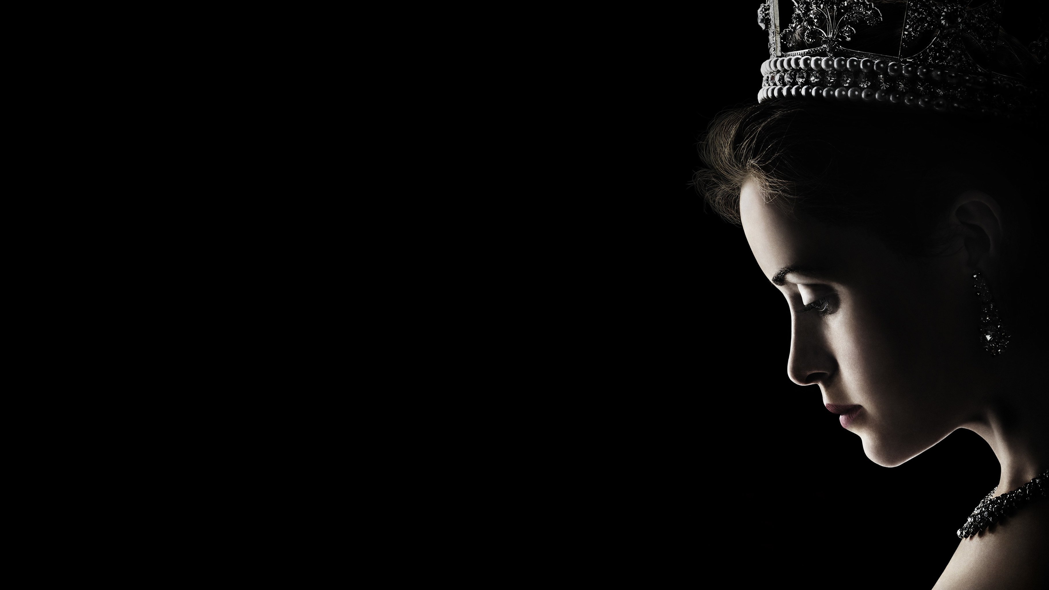 Дама на черном фоне. Девушка в короне. Корона на черном фоне. Красивая девушка в короне. Обои на рабочий стол корона.