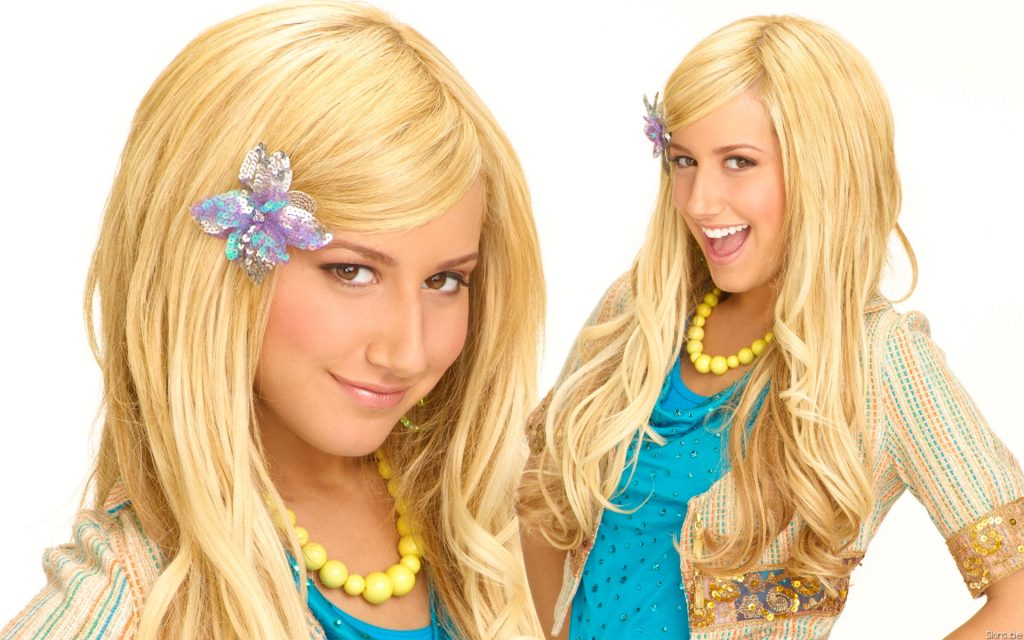 Ashley Tisdale Widescreen Background