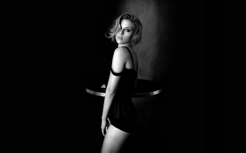 Scarlett Johansson HD Widescreen Wallpaper