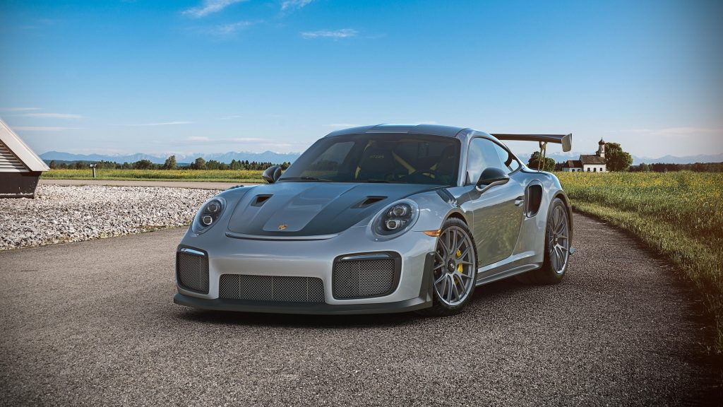 Porsche 911 GT2 Quad HD Background