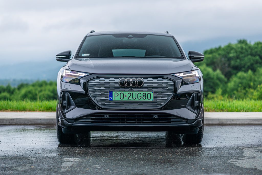 Audi Q4 e-tron Background