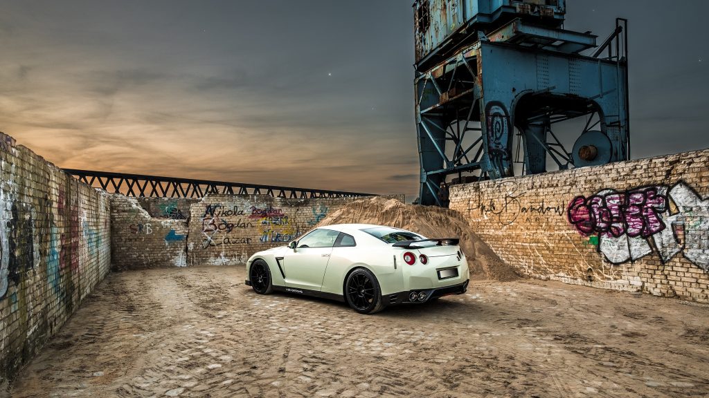 Nissan GT-R Dual Monitor Background