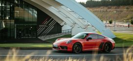 Porsche 911 Carrera GTS Wallpapers