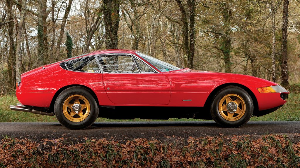 Ferrari 365 GTB/4 Daytona Full HD Wallpaper