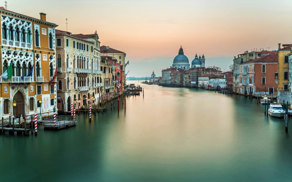 Venice Widescreen Background
